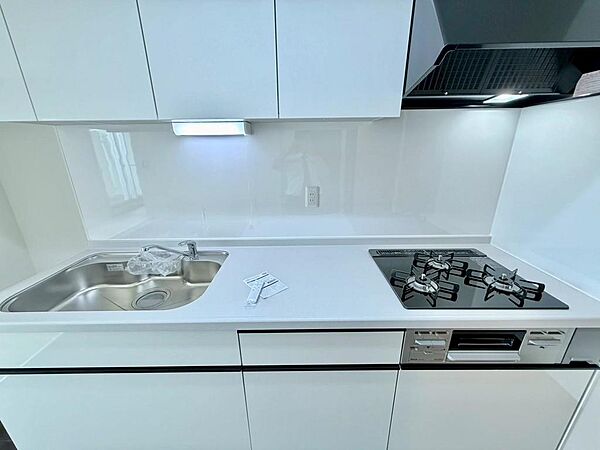 キッチンを新調しています。リフォーム済みの室内をぜひご覧ください。
