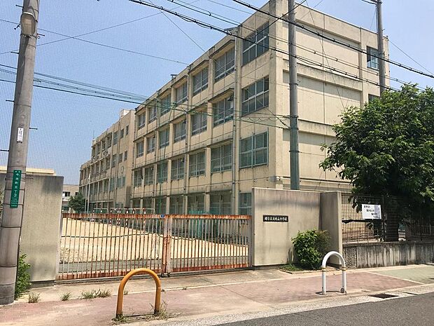 浅香山中学校まで徒歩8分