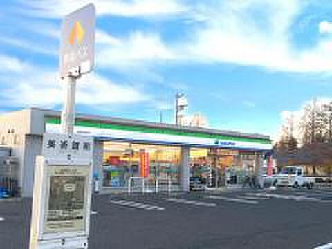 ファミリーマート和泉内田町店まで徒歩１２分
