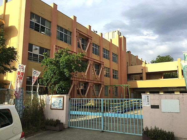 和泉市立緑ケ丘小学校まで徒歩７分