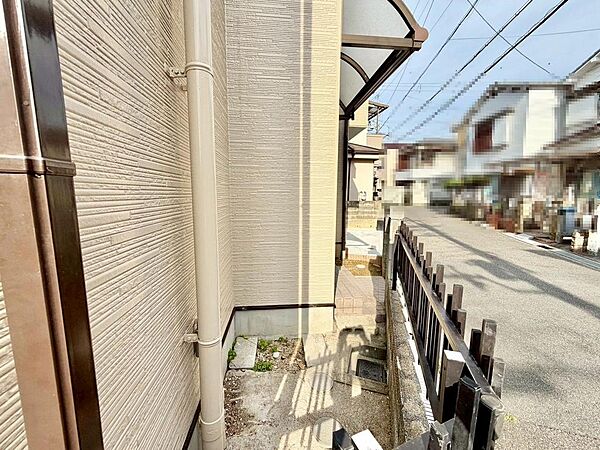 ＴＶモニター付きインターホンですので、突然の来客時にも外の様子が確認できて安心です♪