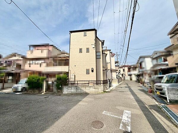現地見学当日から承っております♪現地周辺の環境や、駅までの道のりなど周辺環境も合わせてご確認いただき、ぜひご検討ください！