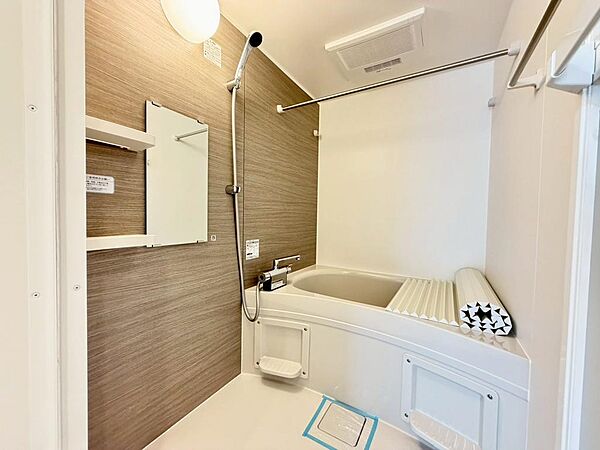 【ユニットバス新調・浴室乾燥機付】綺麗なお風呂で一日の疲れを癒してくださいね♪