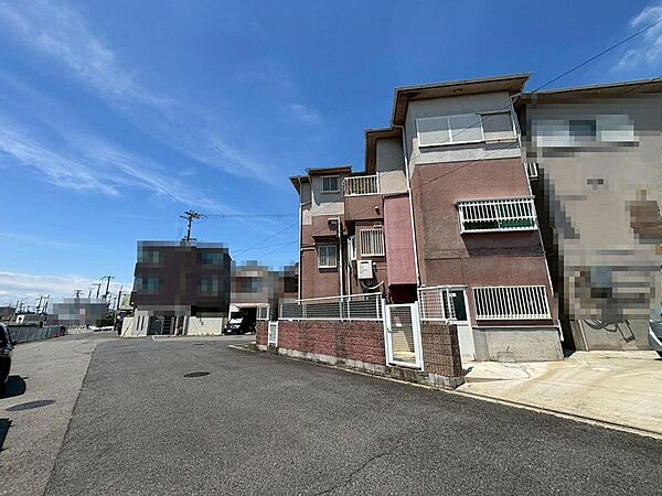 前面道路との高低差もございません♪是非現地にてご確認ください！