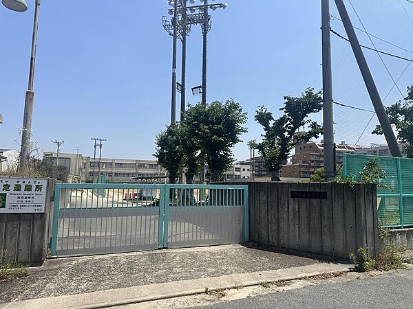 堺市立旭中学校まで徒歩２７分