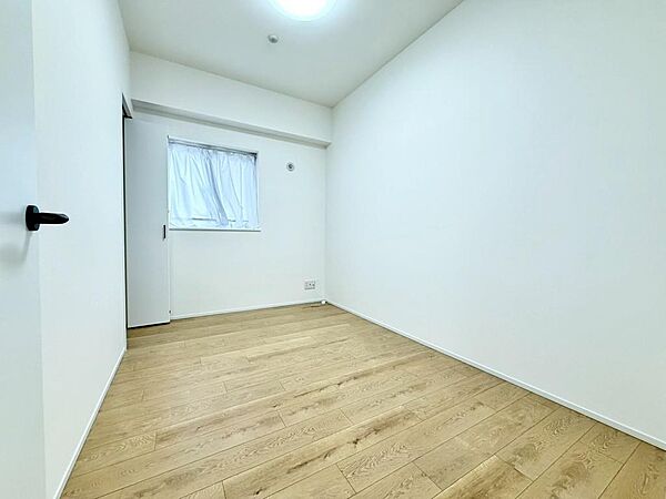 クロス・フローリング張替！綺麗な壁や床で室内が明るくなりますね！爽やかな気分でお過ごしいただけますよ！