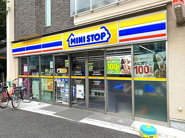 ミニストップ中百舌鳥駅前店まで徒歩５分