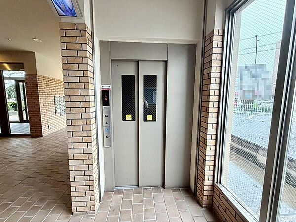 エレベーターありますので、重い荷物も楽々お部屋へ運べますね♪