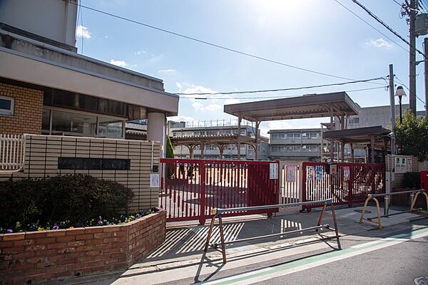 浜寺小学校まで徒歩１３分