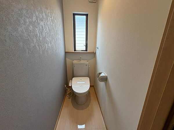 ウォシュレット交換しますよ！綺麗なトイレで清潔感があり気持ちがいいですね♪