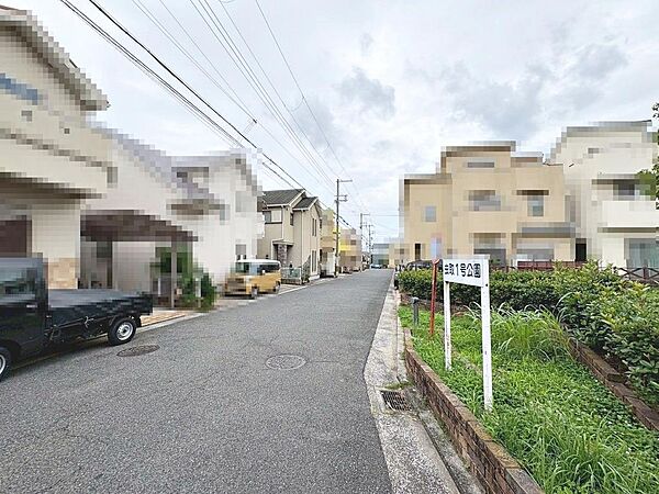 ２面採光の居室ありますよ！明るい室内は、風通しも良く、大変居心地の良い空間となっております♪爽やかな風を感じて起きる朝は、快適生活の始まりに！