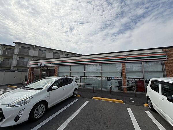 セブンイレブン大阪狭山半田５丁目店まで徒歩７分