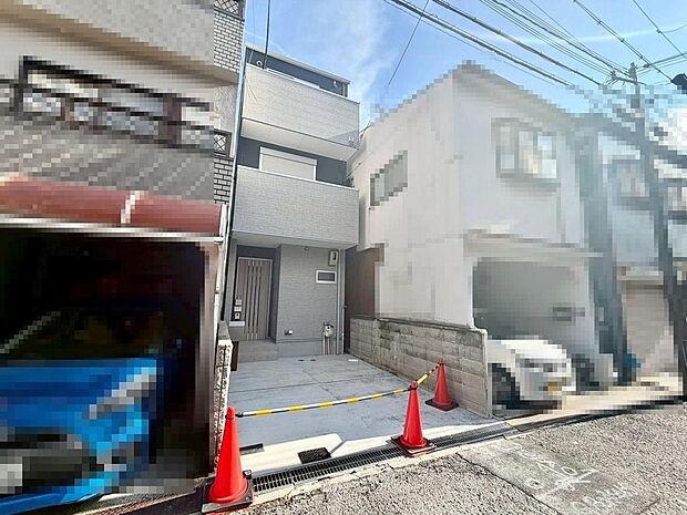 【浴室暖房乾燥機付】一坪以上のゆったりとくつろげる綺麗な浴室ですよ!時間短縮でシャワーだけの方も多いですが、一日の疲れを癒すため湯船に浸かれば心身ともにリラックスできますね♪