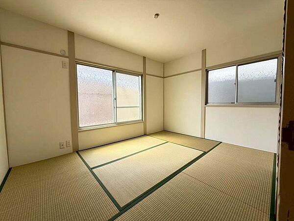 ☆和室ございます☆一息つく時の癒しの空間や客間にも使えますね♪