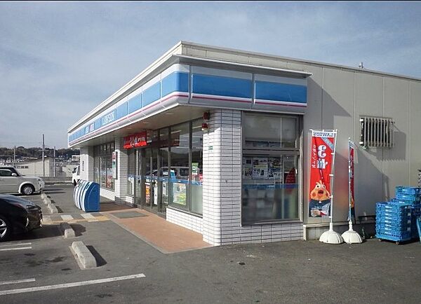 ローソン岸和田尾生町店まで徒歩５分