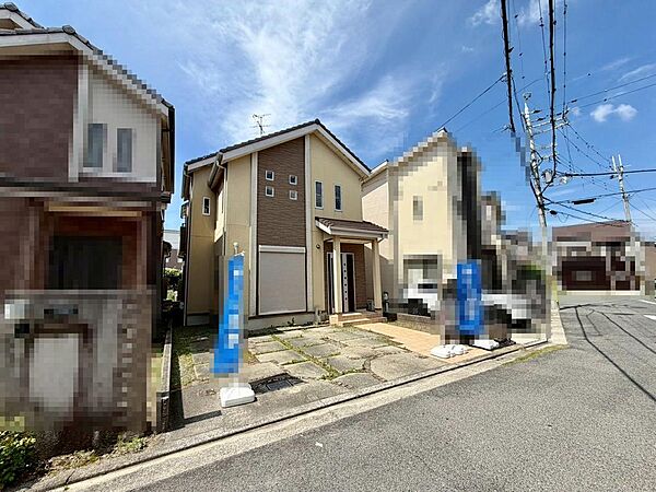 全居室収納有りますので、収納場所に困らず綺麗な室内をたもてますね♪