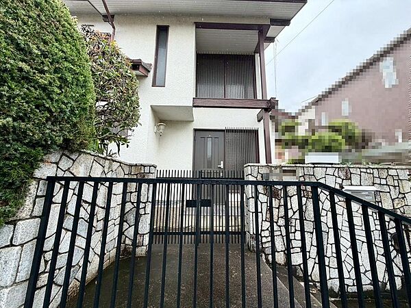 現況でお渡し、建築条件なしです！そのまま使うも良し、お好きな家を建て直すも良しです♪