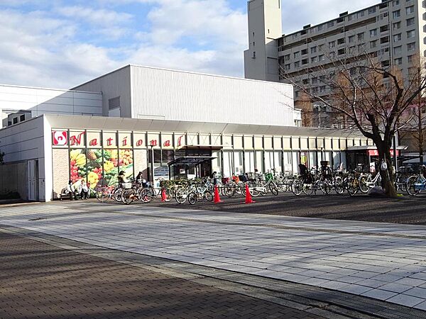 スーパーナショナル南港店まで徒歩５分