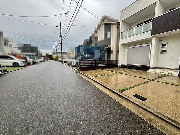 【前面道路】前面道路約６．７ｍ！運転が苦手な方も安心ですね！