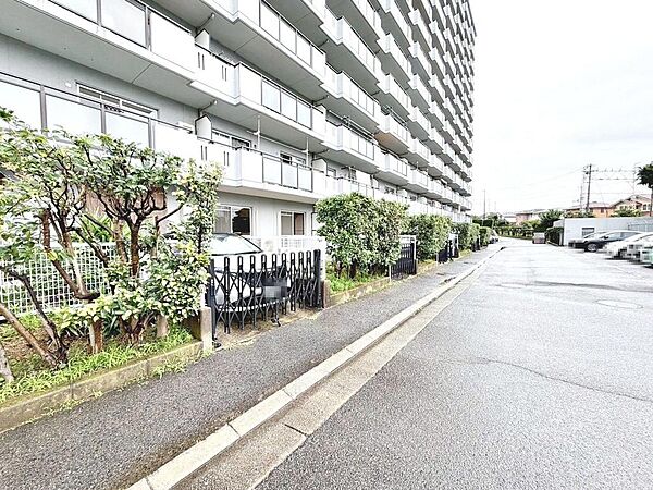 専用庭ありますよ！夏にはビニールプールなどお子様との遊びの幅もひろがりますね♪