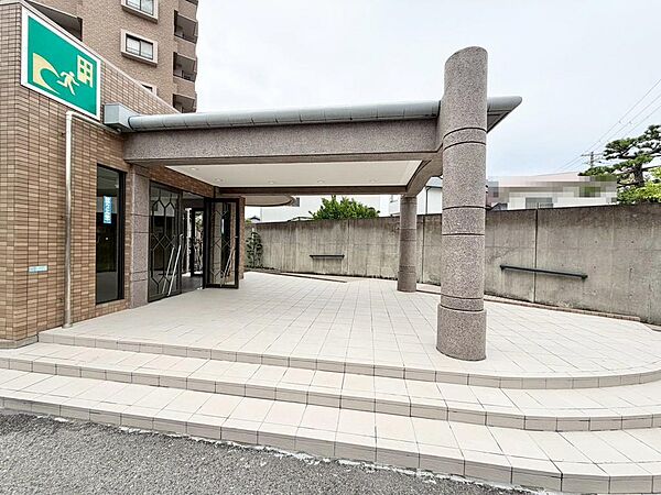現地見学当日から承っております♪現地周辺の環境や、駅までの道のりなど周辺環境も合わせてご確認いただき、ぜひご検討ください！