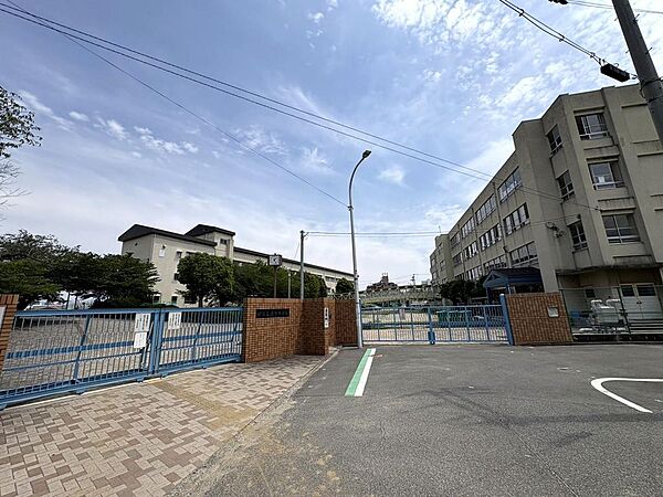 浜寺中学校まで徒歩７分