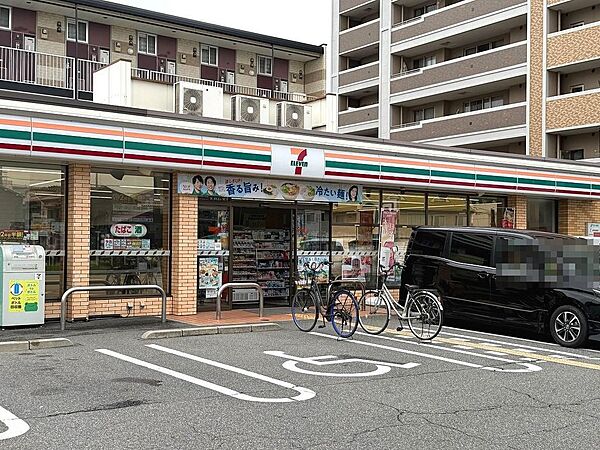 セブンイレブン堺浜寺石津町中店まで徒歩４分