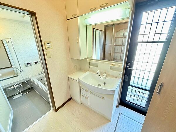 各階に洗面台があります！家族の多いご家庭安心ですね♪