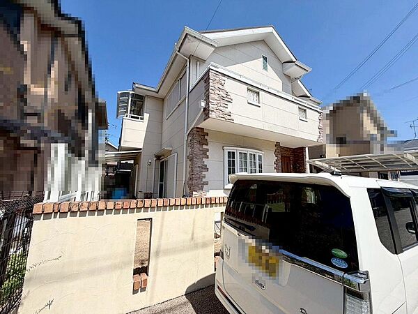 全居室収納有りますので、収納場所に困らず綺麗な室内をたもてますね♪大きなウォークインクローゼットもございます！