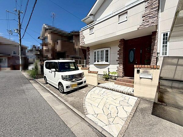 【TVモニター付きインターフォン】防犯設備として欠かせないTVモニター付きインターフォンがあります♪