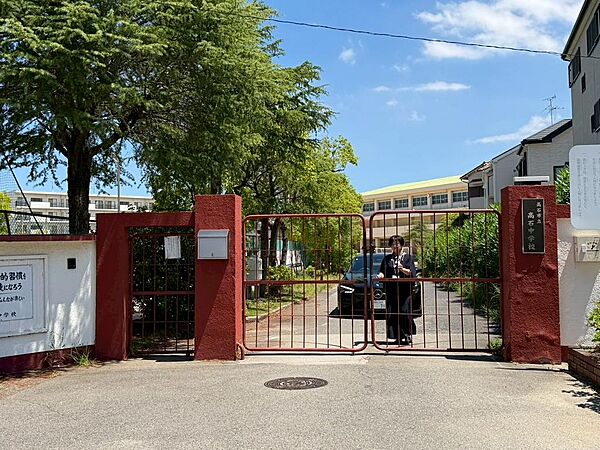 高石中学校まで徒歩約２７分