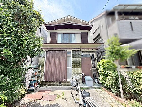 ファミリーマートまで徒歩６分！スギ薬局まで徒歩６分！ロイヤルホームセンター堺まで徒歩１３分！お買い物に便利な立地ですね♪