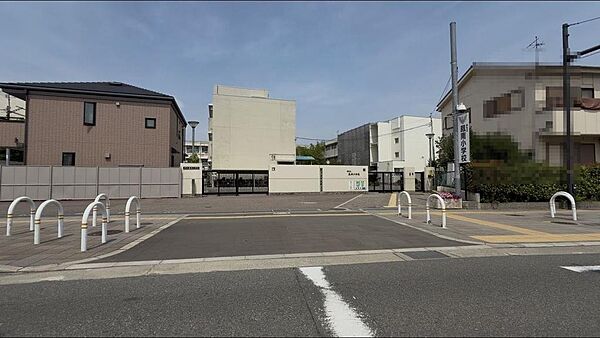 堺市立鳳南小学校まで徒歩９分