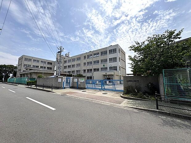 浜寺東小学校まで徒歩6分