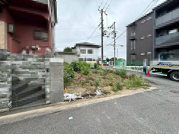 【南・西・北向きの三方角地】日当り・通風良好♪たっぷりの陽光に包まれる明るい住まいになりますね♪