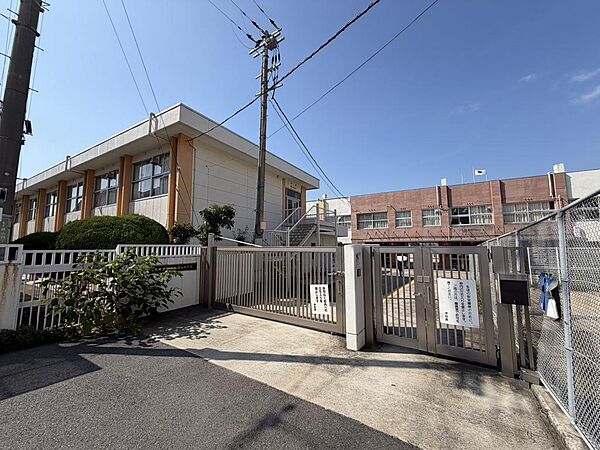大阪狭山市立狭山中学校まで徒歩１０分