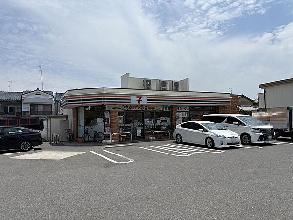 セブンイレブン堺浜寺船尾町西店まで徒歩６分