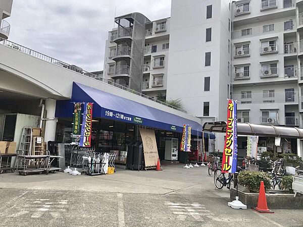 サンプラザ 金岡店まで徒歩約１4分です。