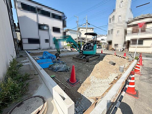 【浴室暖房乾燥機付】一坪以上の浴室でのびのび一日の疲れを癒して下さいね!浴室に窓が付いているので、換気ができて湿気やカビ防止になりますよ♪