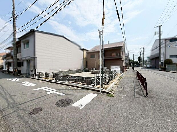 A-プライス堺店まで徒歩5分!ダイエー堺店まで徒歩11分!業務スーパー堺山本町店まで徒歩13分!毎日のお買い物に便利ですね♪その日の特売日などでスーパーを選べますね♪