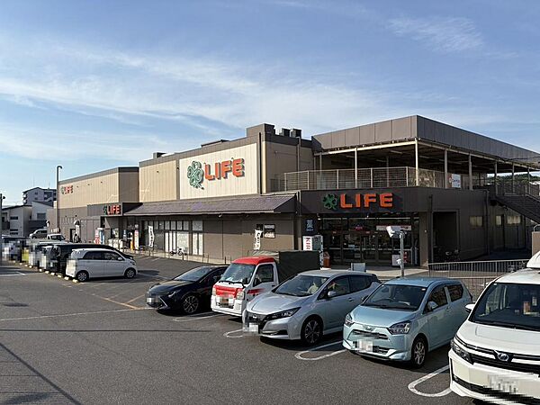 ライフ滝谷店まで徒歩１４分