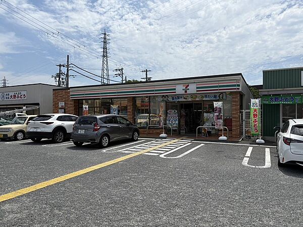 セブンイレブン大阪狭山草沢店まで徒歩１４分