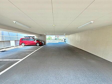 【駐車場】敷地内駐車場ございますよ!空き状況確認必要です!詳しくは担当までお問い合わせください!