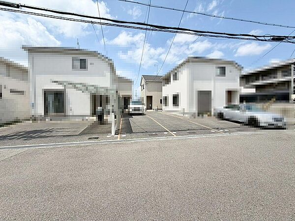 ＬＤＫ約１７帖！採光良好なリビングは、ご家族の憩いの空間。居心地の良い快適な安らぎの場所にもなりそうです。