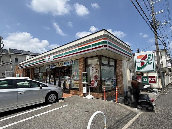 セブンイレブン堺若松台３丁店まで徒歩５分