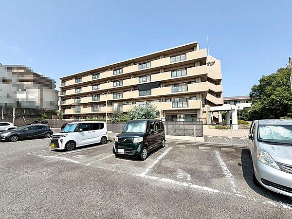 温水便座洗浄便座ですので、寒い日も温かい便座で安心して使用していただけますよ！