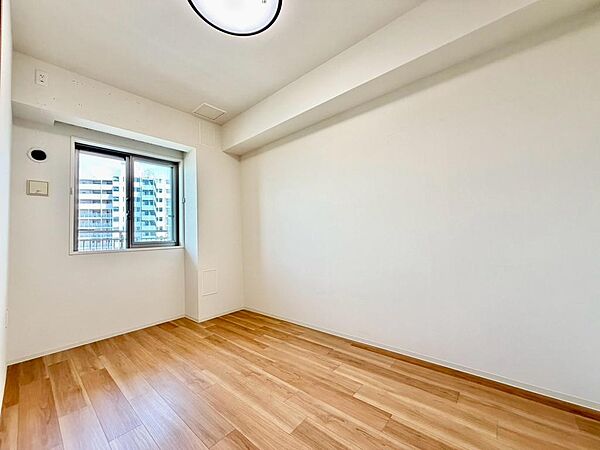 ２LDKの暮らしやすい間取りです！寝室とワークスペース（趣味部屋）をしっかり分けられますね！リビングと個室を切り替えることで、オン・オフのメリハリがつく暮らしを実現します！