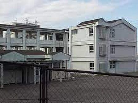 和泉市立北池田中学校まで徒歩19分