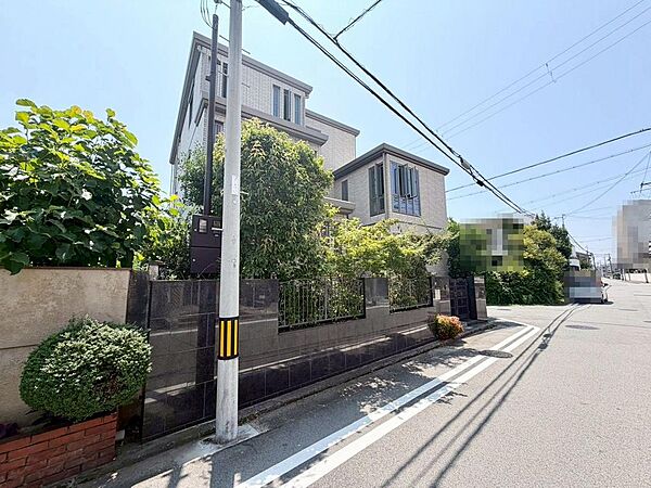 【南西・北西向きの角地！日当たり・通風良好】たっぷりの陽光に包まれる明るい住まいに気持ちも明るくなりますね！