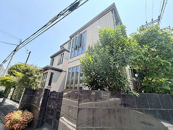 浴室乾燥機、追炊機能付のオートバス！浴室と別で２階にシャワールームもあります！家族の多いご家庭も嬉しいですね♪